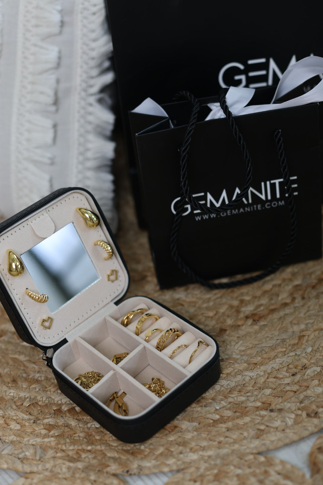 Jewelry box