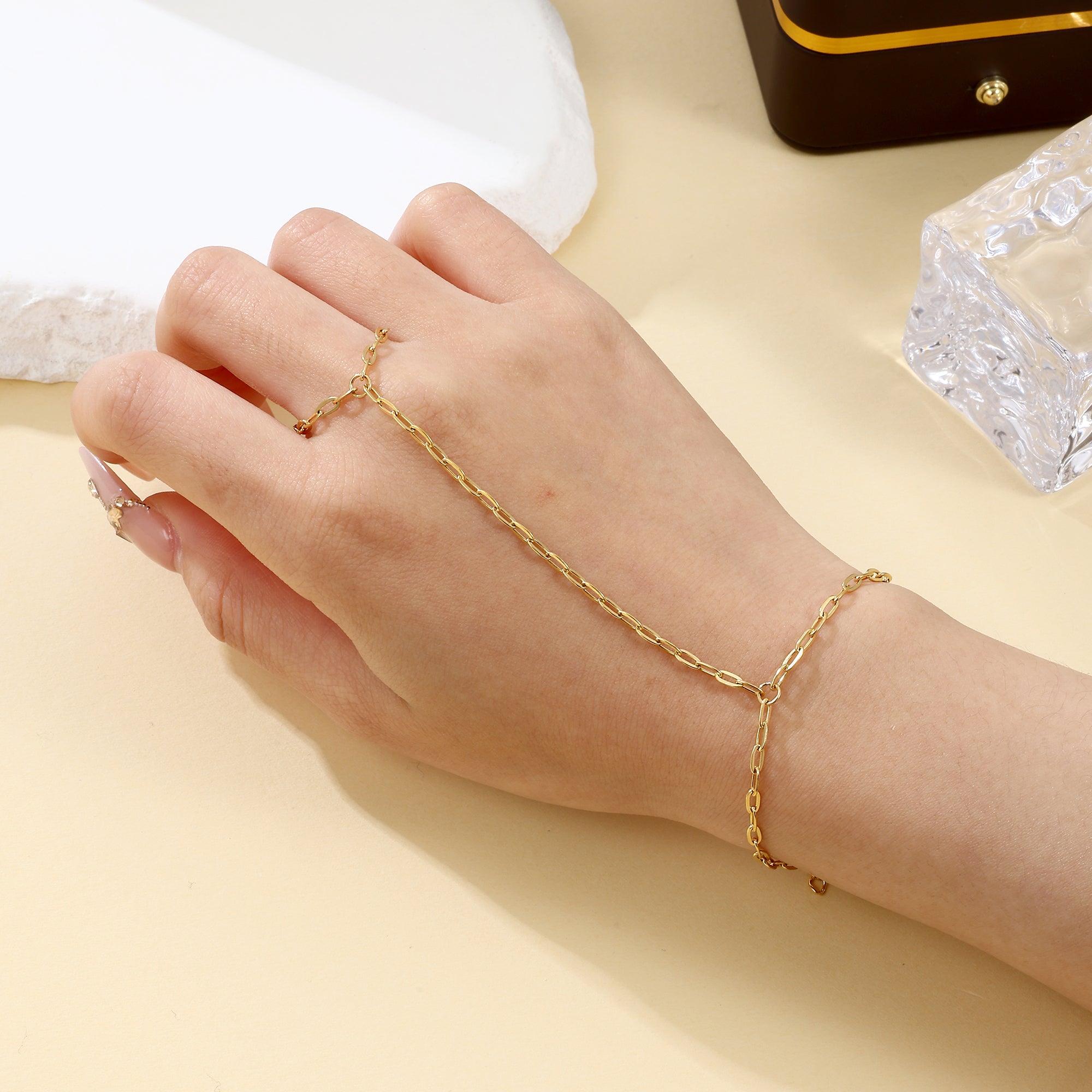 Paperclip Hand Chain (2.5mm)