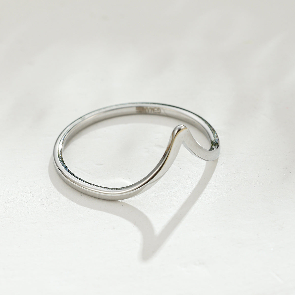 V Shaped Ring